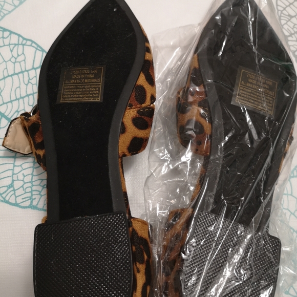 Flat leopard print shoes - Picture 2 of 7
